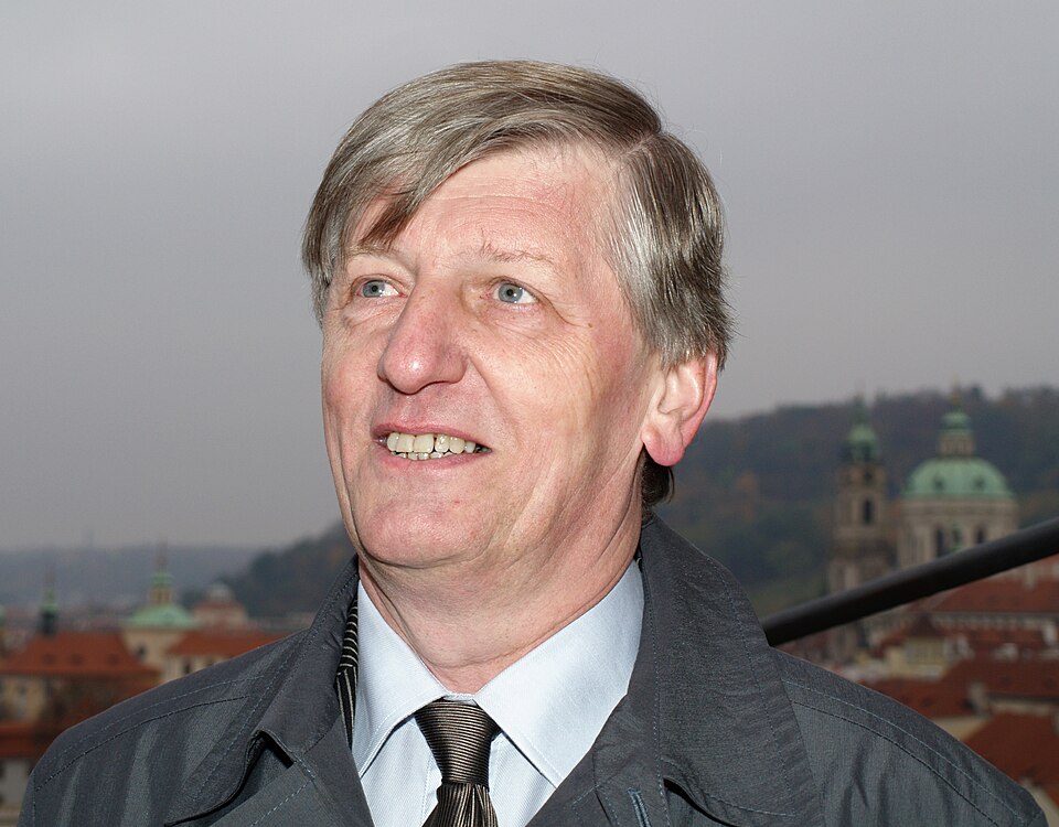 File:Václav Riedlbauch nad Prahou 2009.jpg